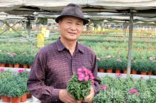 화훼산업 위기,  자신만의  자구책 찾아야