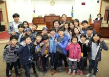 산울어린이학교 시의회견학