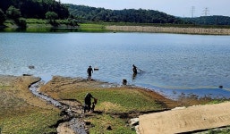 군포시 해병대전우회, 갈치호수서 수중·수변 정화활동 펼쳐