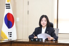 [기고] 왜곡된 역사는 어떻게 공공도서관에 들어왔나