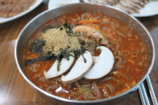 동해 맛집 삼교리동치미막국수 가을 정취 느끼며 함께 즐기는 가을 먹거리