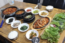 아산 맛집 아리랑식당 2대째 이어져오는 대표 토속 음식 제공