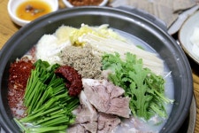 창원 맛집 송림정 겨울철 보양음식으로 으뜸인 다양한 흑염소 요리 선보여 인기