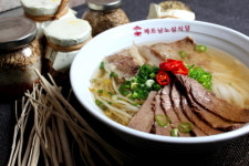 쌀국수 육수(肉水)맛의 수준차이를 느낄 수 있습니다, 베트남 노상식당 프리미엄 쌀국수 출시