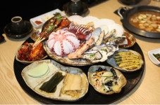 파주 지역 운정 맛집 대왕해물문어보쌈 인기비결은?