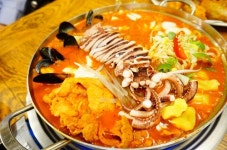 부산대맛집 구워삶기, 매콤한 감칠맛으로 젊은이들 입맛 사로잡아