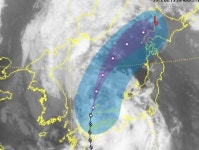 태풍 크로사 예상보다 발 빠른 일본 통과…독도 오른쪽 스치며 훗카이도까지 우향우