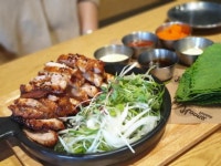 기름기 없이 구운 겉바속촉의 진수! 치킨맛집 누구나 홀딱 반한 닭