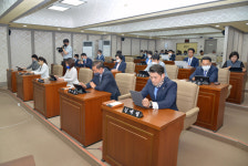 [포토]해운대구의회 종이 없이 태블릿 PC로 회의해요