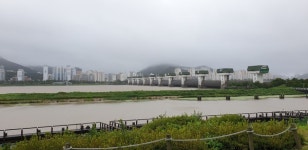 [속보]제5호 태풍 장미 부산 낙동강 하구둑 상황