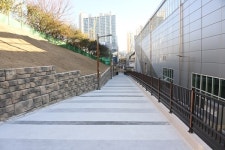 연제구 부산교대역 근처 보행로 준공