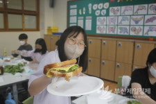 [포토] 명진초 꼬마농부 내가 만든 샌드위치… 맛있겠죠