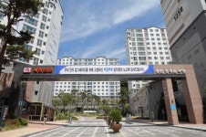 동탄 부영아파트 입주자대표회의, 부영그룹에 단지 개선 공사 감사패 전달