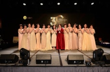 어깨뭉친근육 관리 전문 위뷰티, 고객과 30주년 행사 함께해