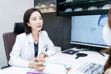 [건강 Q&A] 크고 처진 가슴 스트레스, 가슴축소술시 유의사항은 무엇인가요?