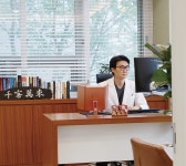 [건강 Q&A] 두피가 점점 드러난다고 느껴요! 탈모치료로 복구 가능할까요?