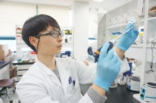 K 바이오 시대...전통 제약사들 뒤쳐질 수 없다