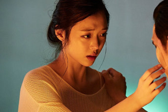 영화 리얼, 설리(최진리) 전라노출+김수현의 1인 2역으로 기대 모았지만 흥행은 참패!