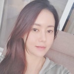 인스타그램에 은혜로운 은혜씨 덕분에 행복한 크리스마스♡라는 글과 함께 사진을 게재해 박연수
