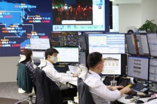 (주)바이앤셀홀딩스 | '셀 코리아'에서 '바이 코리아'로...증시 훈풍 신호탄?