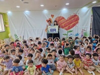 안양2동 꿈의어린이집, 안양2동 행정복지센터에 바자회 수익금 기부