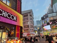 [현장] 신세계 시코르, CJ올리브영 안방 홍대·명동서 맞불 전략