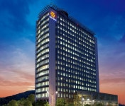 BMW X 효자 노릇 했네...코오롱글로벌, 건설 약세에도 실적 견조