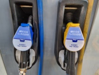 현대오일뱅크 주유소, 공연장·테마파크 넘어 광고 채널로