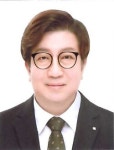 [신율 칼럼] 대통령 지지율, 어떻게 끌어올리나