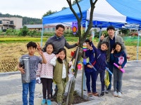 8명의 작가와 주민이 함께 한 마을디자인… 우리 마을과 잘 어울리죠?