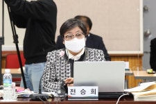 전승희 의원, 무상교복 여론조사 실시로 의견개진해야