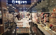 못된고양이, 두 번째 백화점 매장으로 강서 NC백화점 낙점