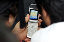 내일부터 65세 이상 기초연금수급자 휴대전화 요금 월 최대 1만1000원 감면