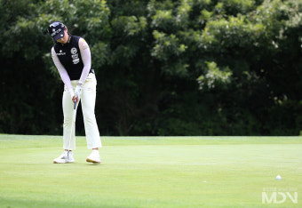 [KLPGA] 박현경, '선두 추격하는 버디 퍼트'