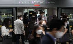 1호선 종로5가역서 급정차…열차 10분 이상 지연