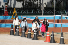 놀이시설 하나 없는 신설 초등학교…문제는 예산?