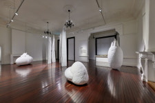 현대제철, 정현 작가 개인전 덩어리 전시 지원 나서