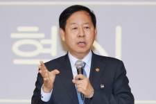 구윤철 