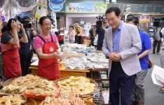 이용섭 광주시장, 대인시장 찾아 서민경제 점검