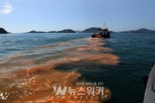 김영록 전남지사, 18일 여수 적조 방제 현장 살펴