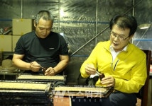 이승옥 강진군수, 로열제리 생산 양봉농가 방문 소통 행정