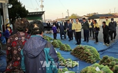 송귀근 고흥군수, 마늘재배 농가 현장 찾아 격려