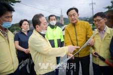 [포토뉴스] 허석 순천시장, 황전면 월전중학교방문...수해 이재민들 위로