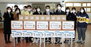 이승옥 강진군수, 강진고등학교 방문... 위문 물품 전달