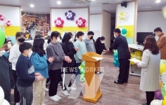 장흥군 회진장학회, 관내 초등학교 졸업생 전원에게 장학금 수여