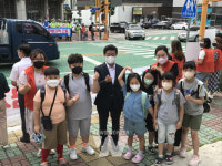 광양시, 등굣길 어린이 및 통행 운전자 대상... 우리 아이 지키기 캠페인 실시