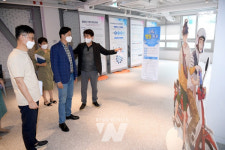 [포토] 김광진 문화경제부시장,디지털정보도서관 만화(웹툰)코너 신설 행사 참석