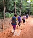 영광군, 코로나19 심리지원 대상자... 물무산 행복숲 황톳길 걷기 실시