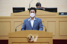 이철 도의원, 주민 동의 없는 완도 당사도 등대 무인화 결사 반대