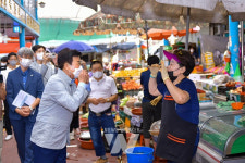 정기명 여수시장, 추석 명절 앞두고 민생 살리기 전통시장 방문